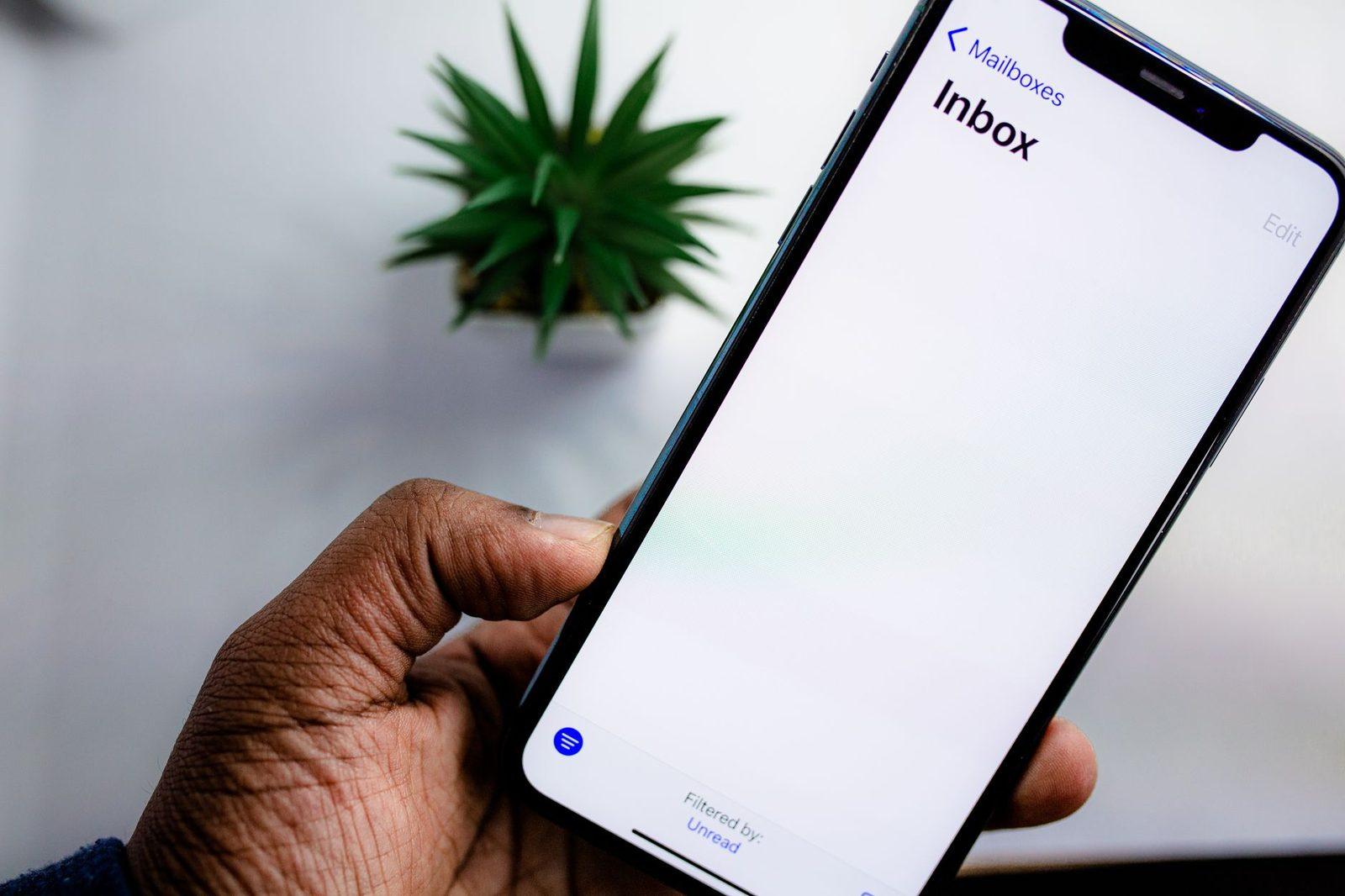 Premier téléphone : préparer un adolescent aux SMS piégés avant de lui tendre l'appareil