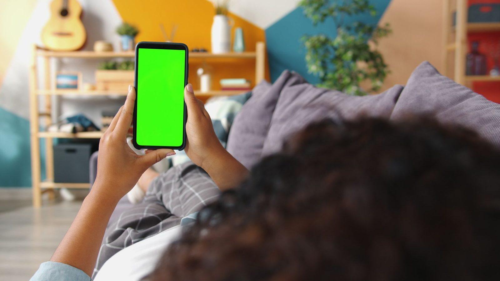 L'arnaque au SMS hyper-personnalisé : quand les escrocs connaissent votre adresse